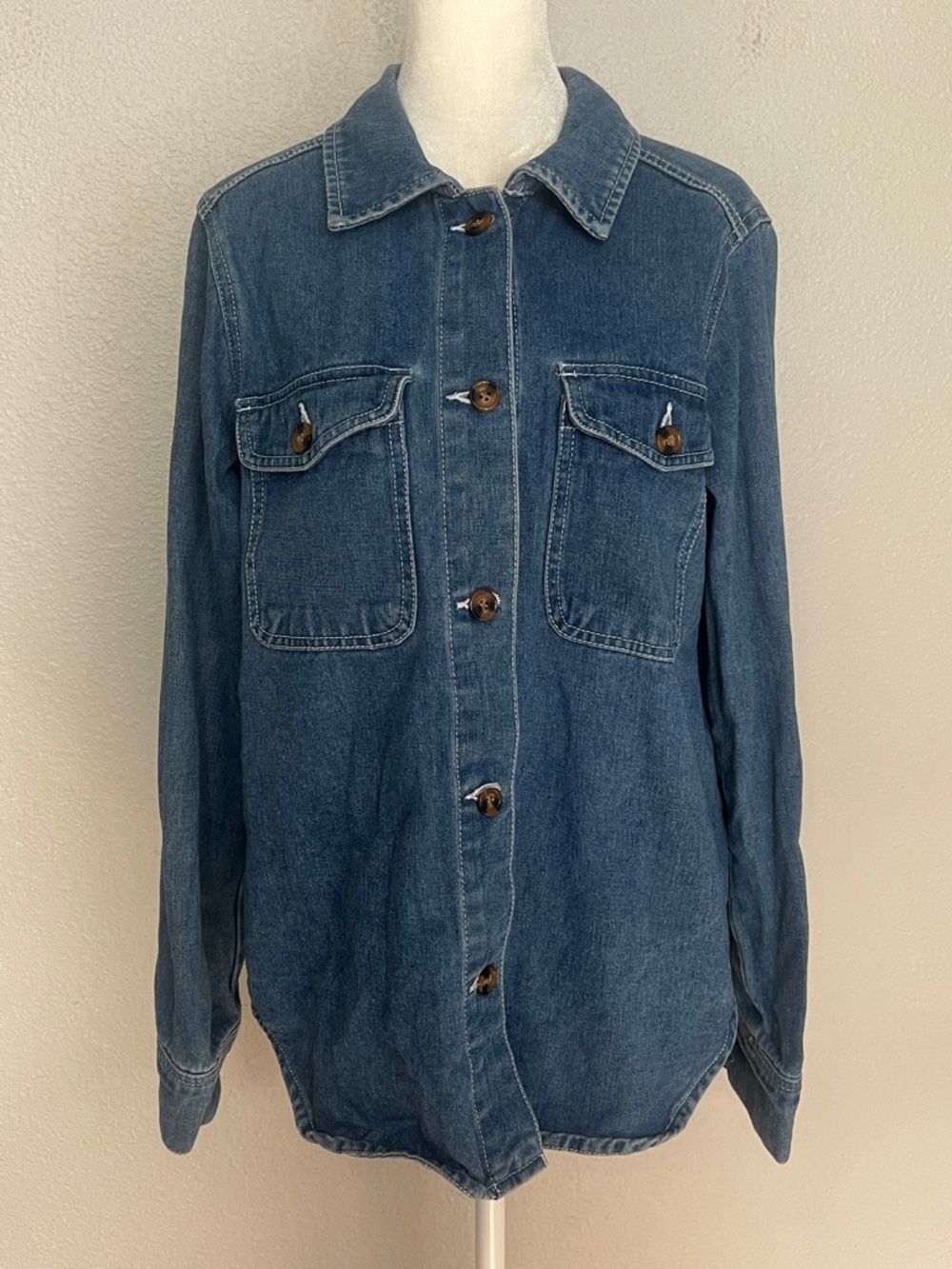 Cavalini Medium Wash Denim Button Down Shirt/Shacket Size Medium